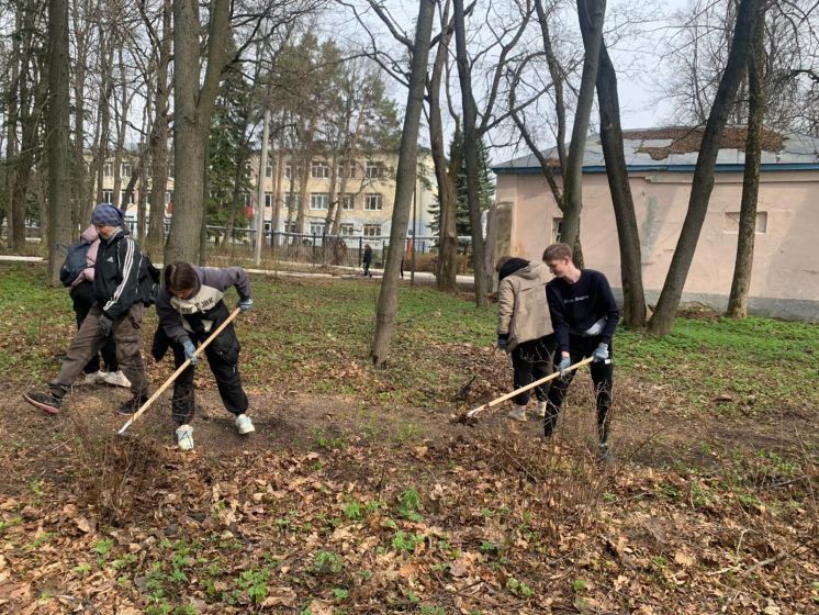 Волонтеры добровольческого движения «ДоброВАК» побывали в усадьбе Храповицкого